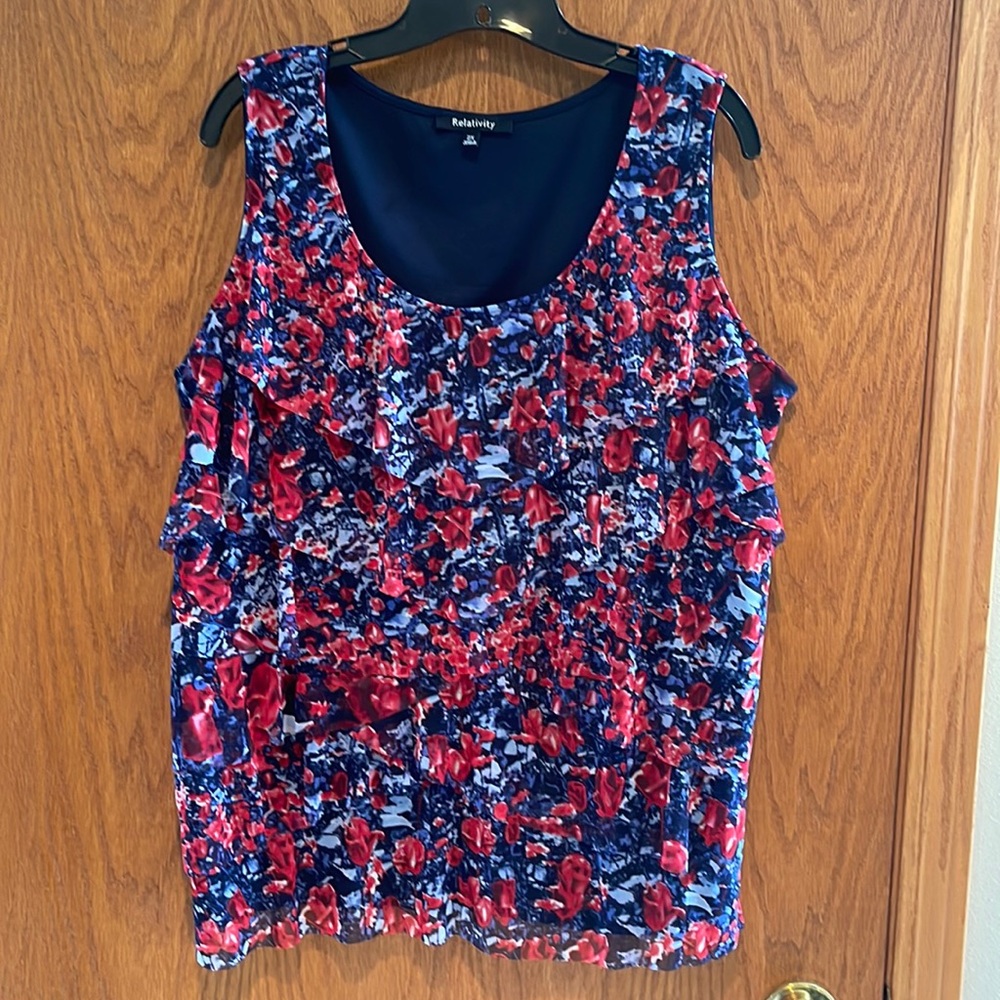 Woman’s Relativity Floral Sleeveless Lined Top Sz 2X